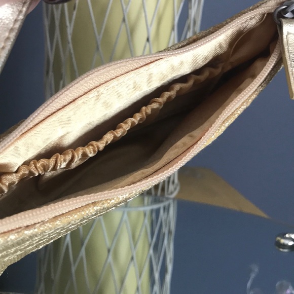 Chic little girls purse. - Picture 4 of 4